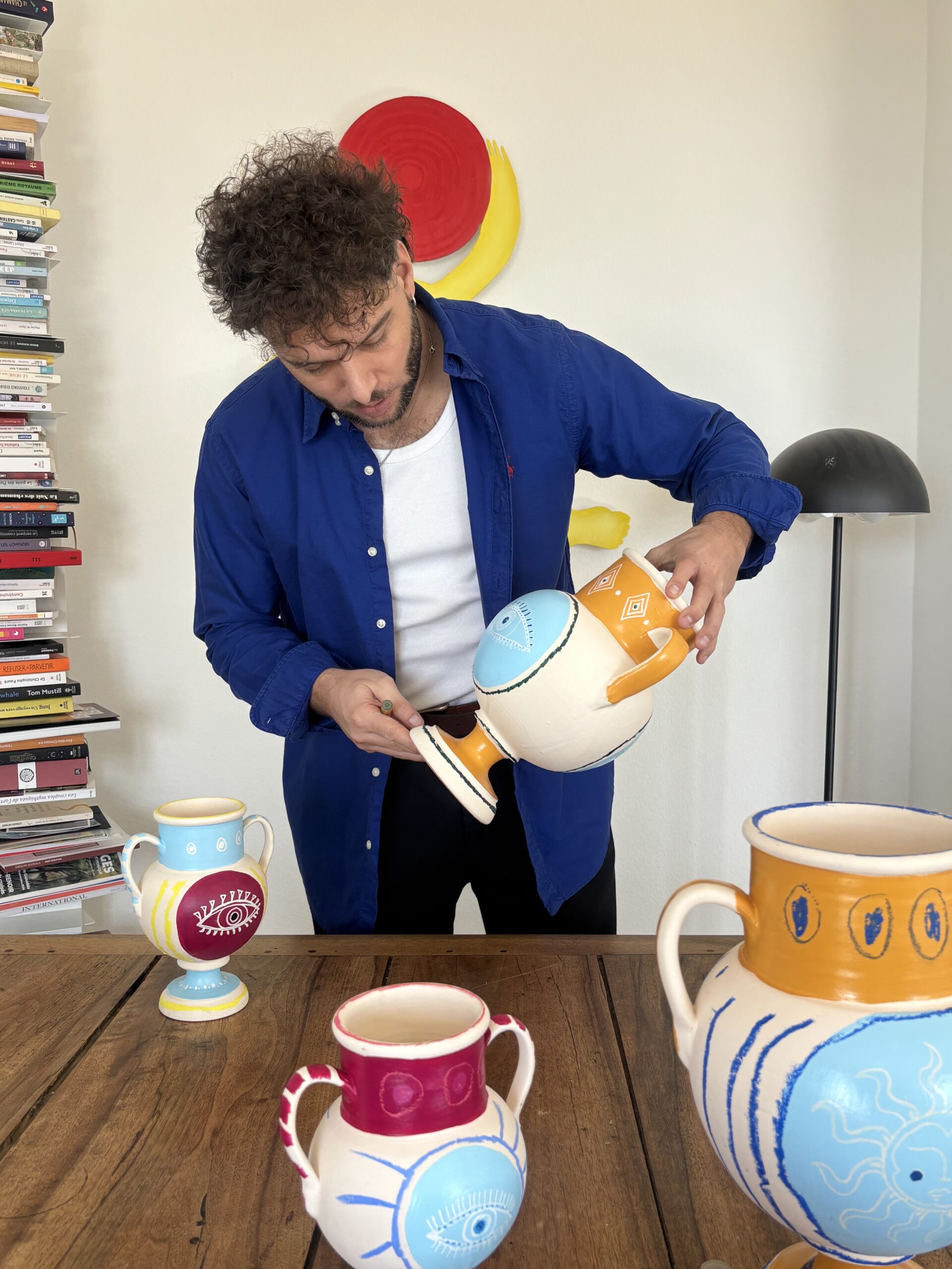 anton-hasler-signing-gardien-de-lumiere-vases-sculpture-ceramic-artem