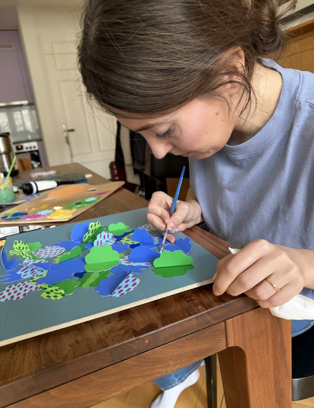 flowers-table-I-behind-the-scene-ceramic-painting-justyna-maria-porowska-art flowers-table-I-behind-the-scene-ceramic-painting-justyna-maria-porowska-art